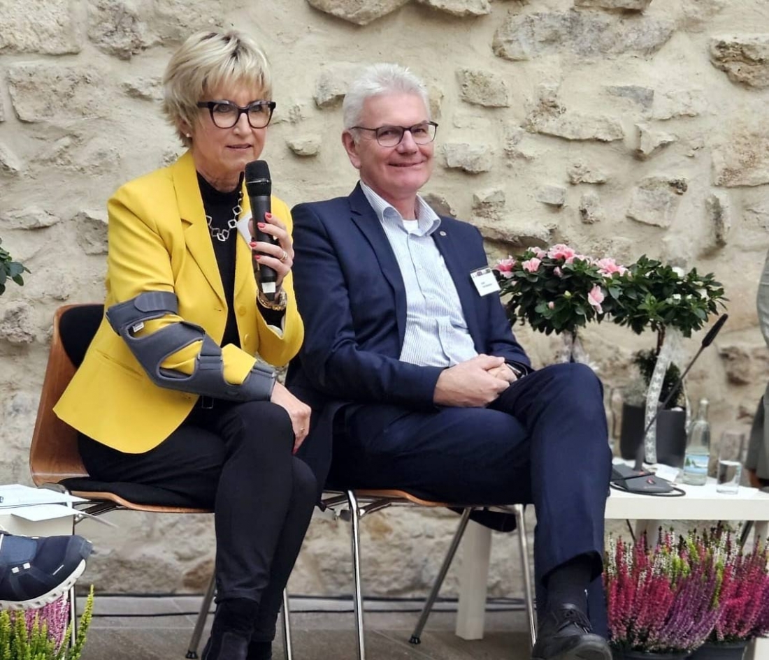 Beteiligten sich aktiv an der Diskussion: ZVG-Präsidentin Eva Kähler-Theuerkauf und der Gartenbauberichterstatter der CDU/CSU-Bundestagsfraktion Artur Auernhammer.